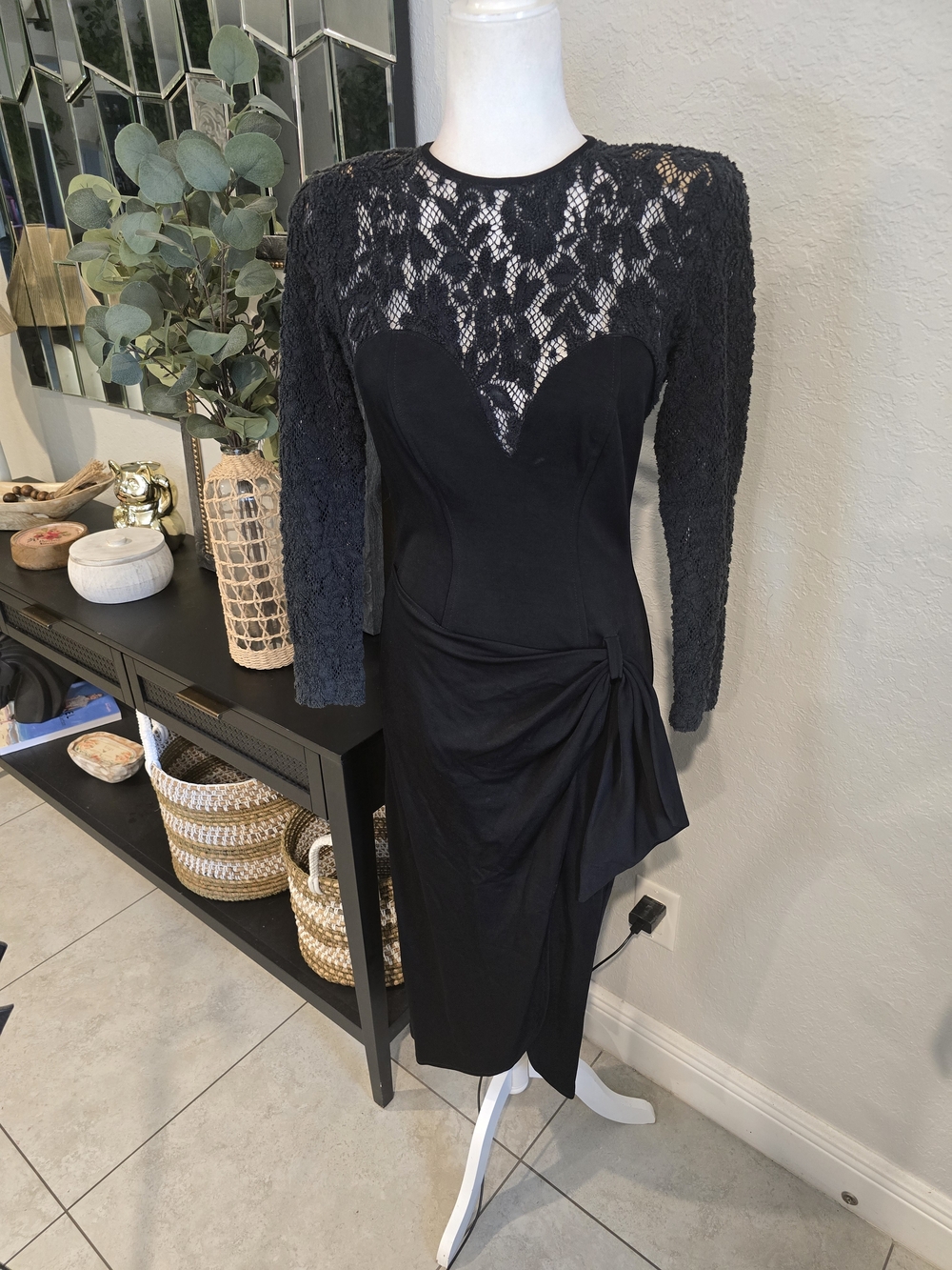 Tadashi Shoji Women's Vintage Lace Embroidered Bodycon Wrap Black Midi Dress M